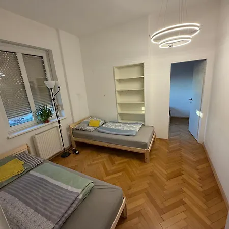 Naehe Woerthersee, Universitaet & Innenstadt Appartement *