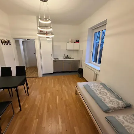 Naehe Woerthersee, Universitaet & Innenstadt *