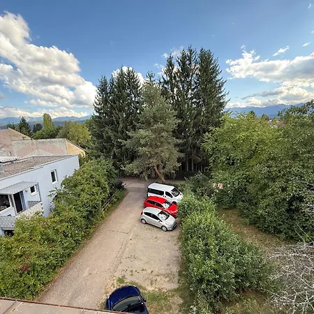 Naehe Woerthersee, Universitaet & Innenstadt Apartman *