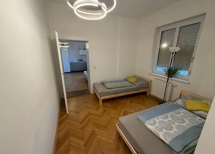 Naehe Woerthersee, Universitaet & Innenstadt Klagenfurt am Woerthersee