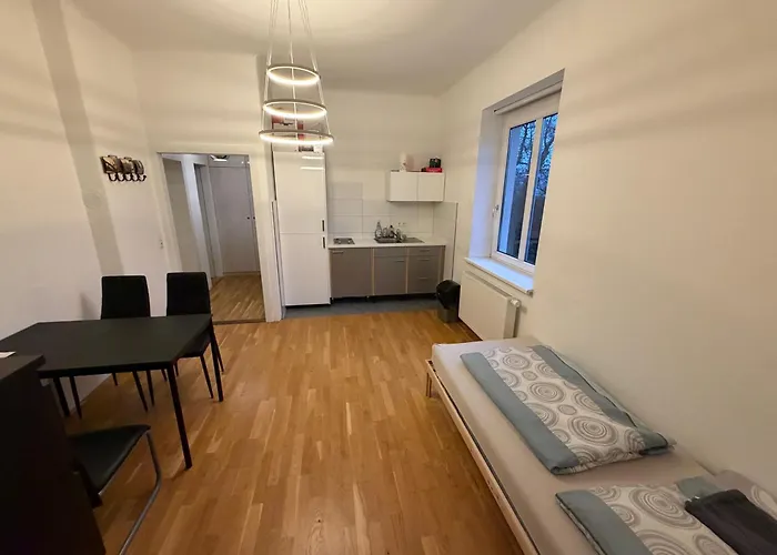 Naehe Woerthersee, Universitaet & Innenstadt *