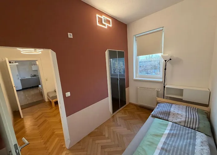 Naehe Woerthersee, Universitaet & Innenstadt Apartman *