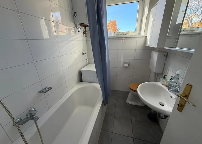 Naehe Woerthersee, Universitaet & Innenstadt Κλάγκενφουρτ