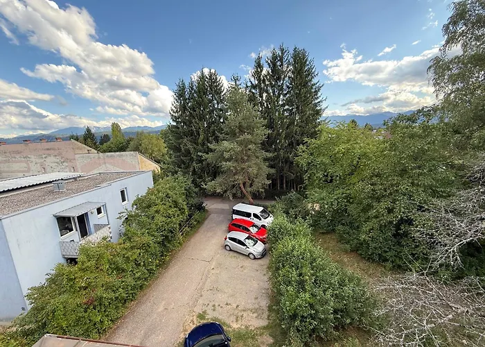 Naehe Woerthersee, Universitaet & Innenstadt Apartman *